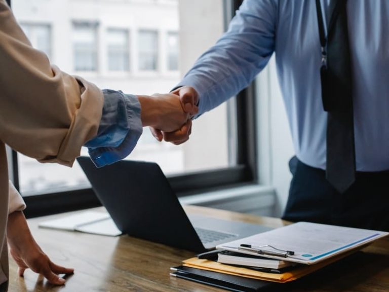 Qonto-sassocie-a-October-768x576